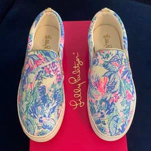 NEW Lilly Pulitzer Julie Sneaker Mermaids Cove Sz8